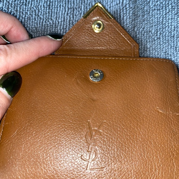 *AUTHENTIC* YSL Kiss Lock Brown Leather Wallet - Picture 3 of 9